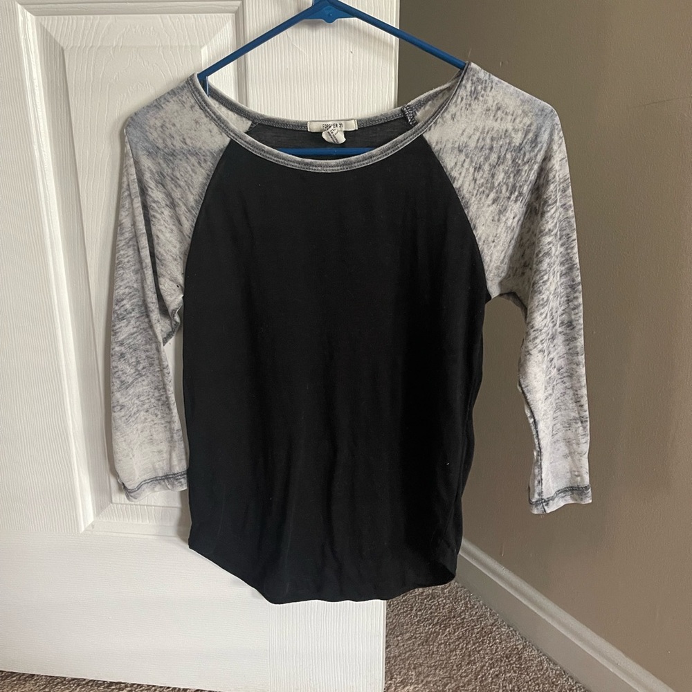 Forever 21 Black and Gray Women's Baseball Tee